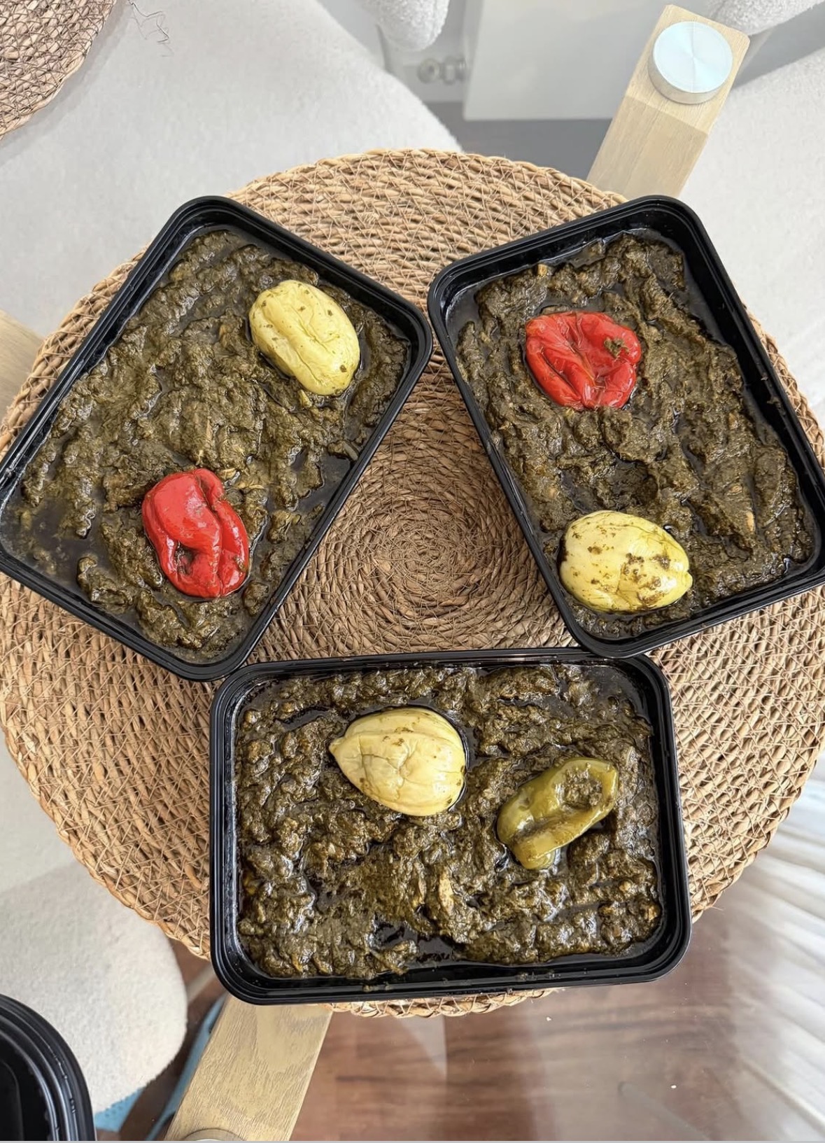 Un plat Teriya servi à table